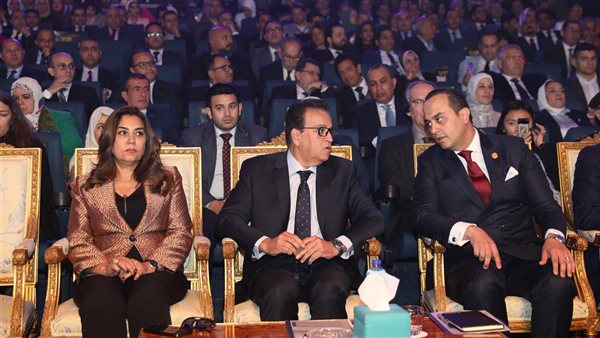 دكتورة منال عوض ووزير