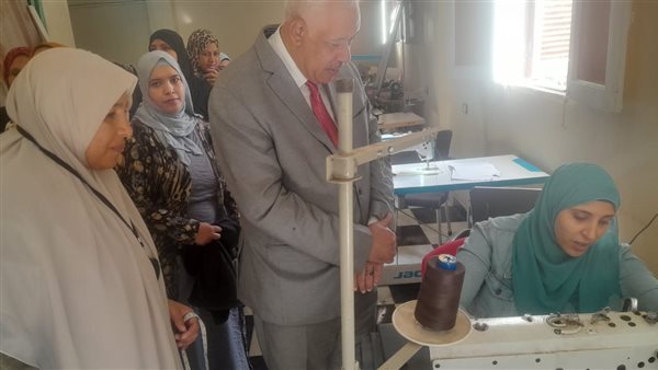  مهنة التفصيل والخياطة