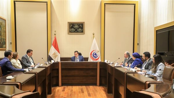 لقاء وزير الصحة 
