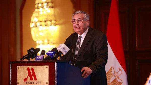 عوض تاج الدين مستشار