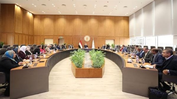 اجتماع وزير التعليم