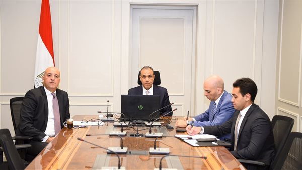 وزير الخارجية خلال