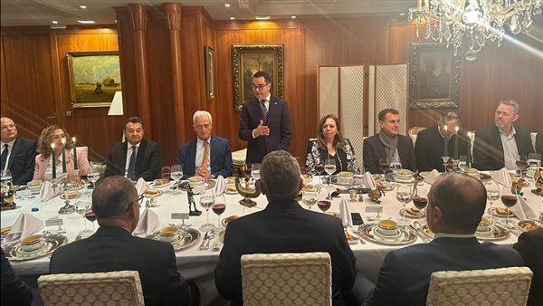 وزير الاستثمار خلال