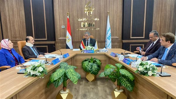 خلال الاجتماع بمقر