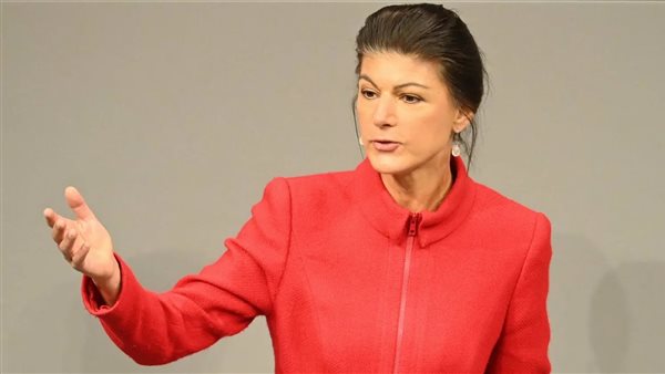 سارا فاجنكنشت زعيمة