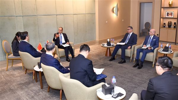 وزير الخارجية خلال