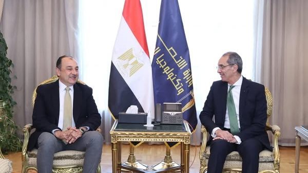 وزير الاتصالات 