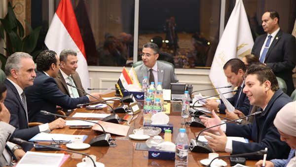 وزير التموين خلال