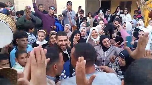 محمد ربيعة يحتفل