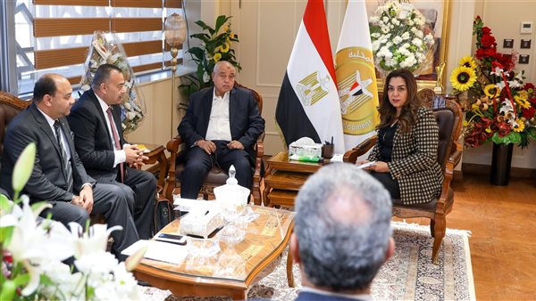 الوزيرة خلال لقاء