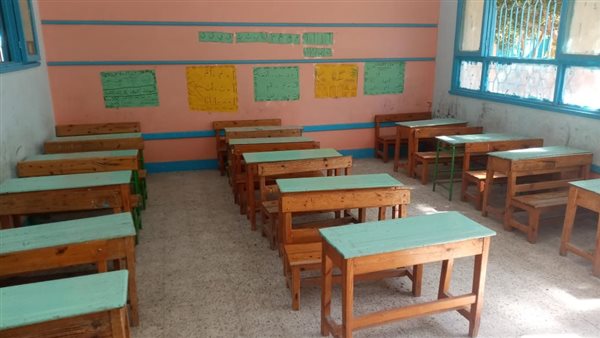  صيانة المقاعد المدرسية