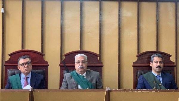 150 قطعة حشيش و 6