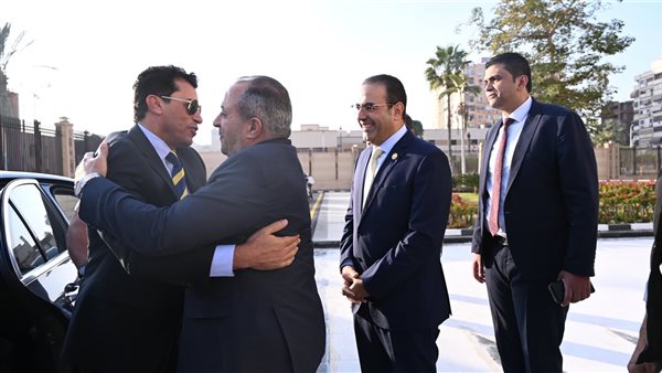 وزير الشباب والرياضة