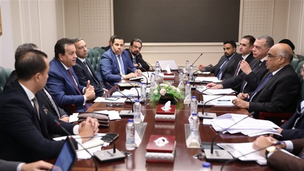 وزير الصحة خلال الاجتماع
