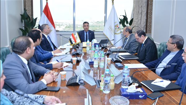 اجتماع وزير التموين