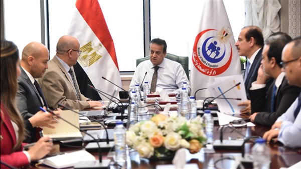 لقاء وزير الصحة 