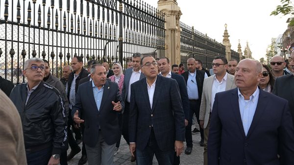 رئيس الوزراء خلال