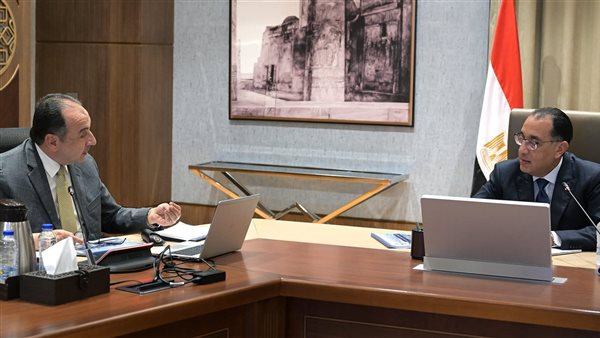 رئيس الوزراء والمهندس