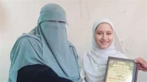 الأم تلحق بابنتها..