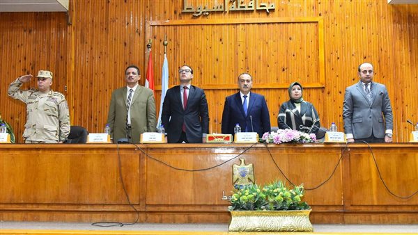 محافظ أسيوط 