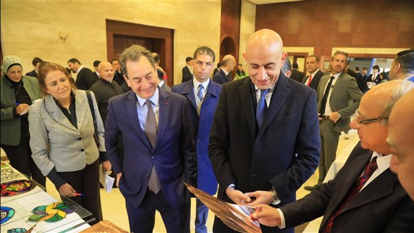 جولة وزير التعليم