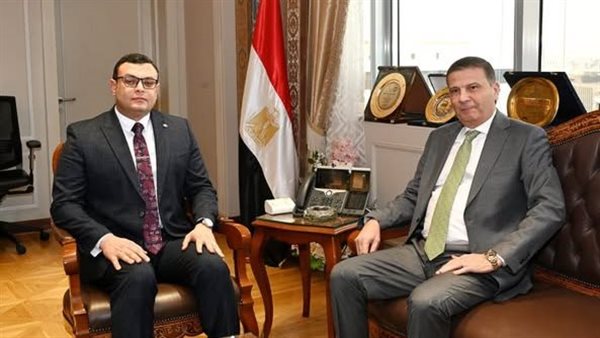 لقاء وزيرا الإسكان