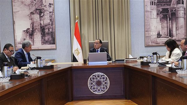 رئيس الوزراء خلال