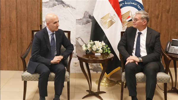 وزير البترول خلال