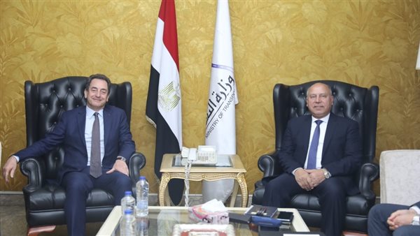 وزير النقل والسفير