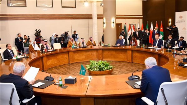 أعضاء لجنة الاتصال