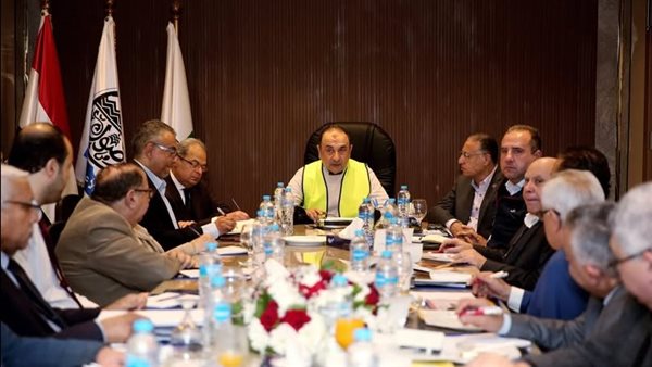 اجتماع وزير قطاع