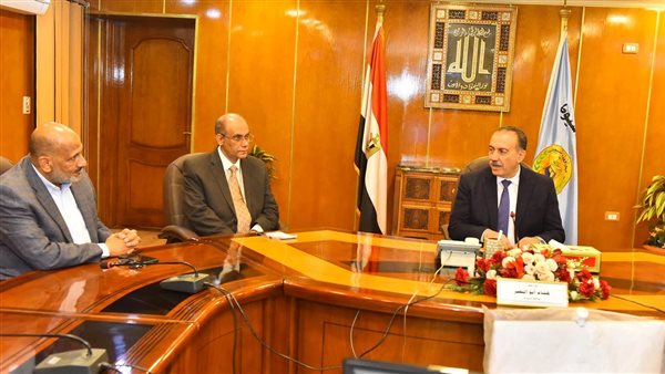 محافظ أسيوط 