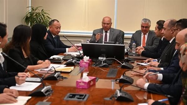 وزير الصناعة