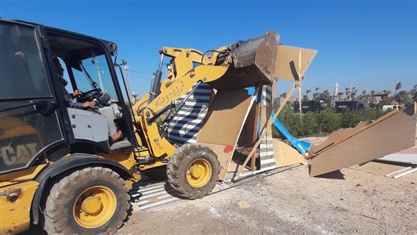 جانب من أعمال الإزالة