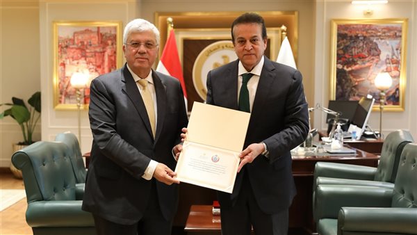 وزير الصحة والسكان