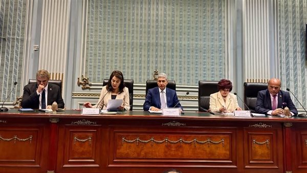 وزير السياحة والآثار