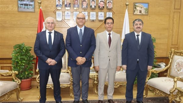 رئيس جامعة بنها