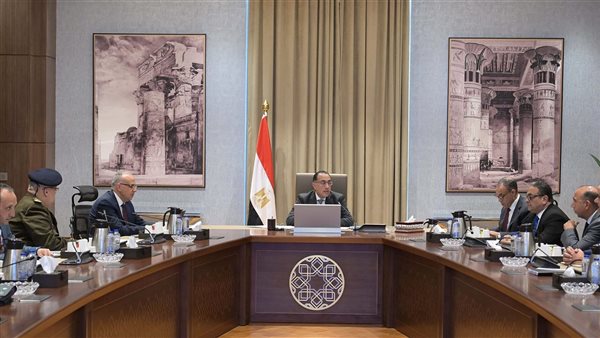 رئيس الوزراء خلال