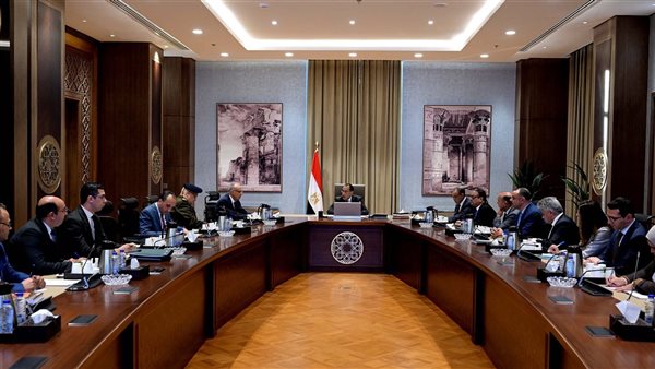 رئيس الوزراء خلال