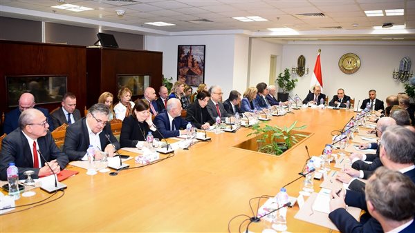 وزير الخارجية خلال