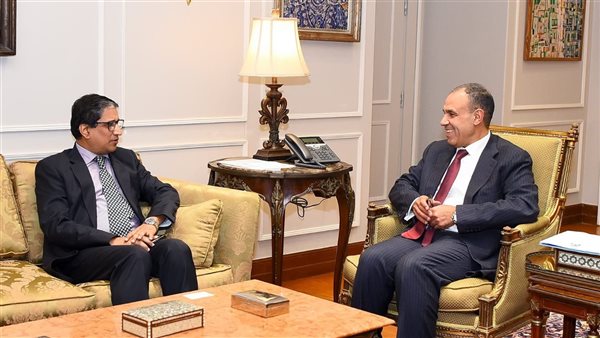 وزير الخارجية خلال