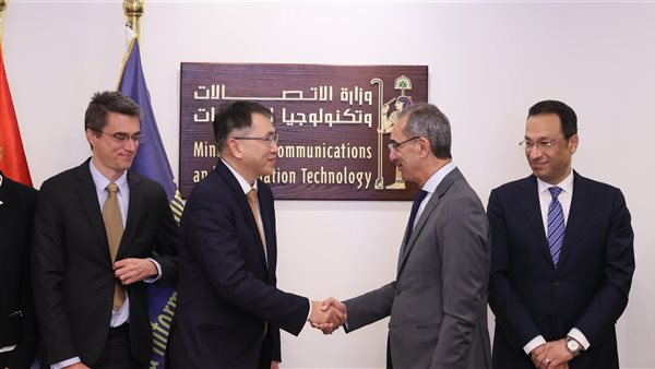 وزير الاتصالات