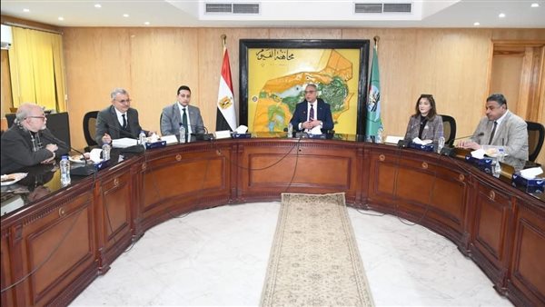 اجتماع محافظ الفيوم