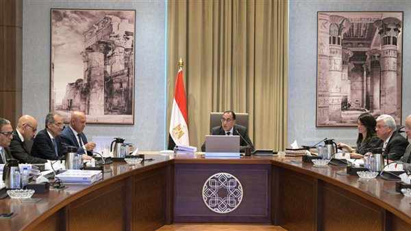 رئيس الوزراء خلال