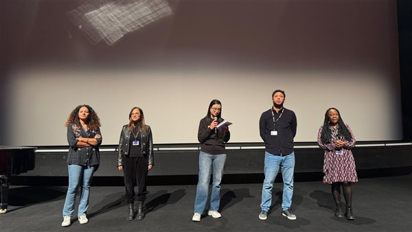 قبل العرض بساعات