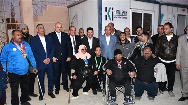 وزير الشباب ومحافظ