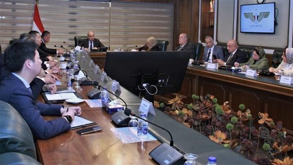 وزير الطيران خلال