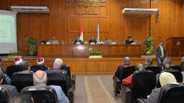 محافظ أسيوط 