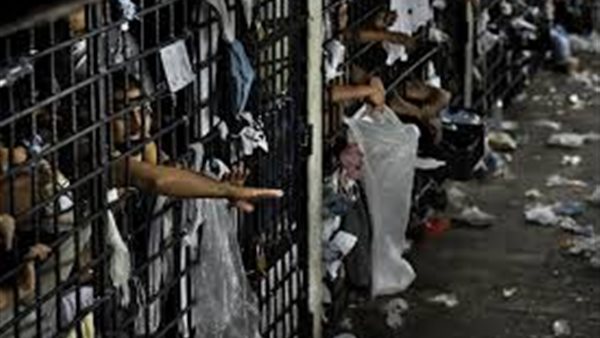 مقتل 7 سجناء جراء