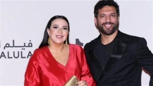 حسن الرداد وزوجته